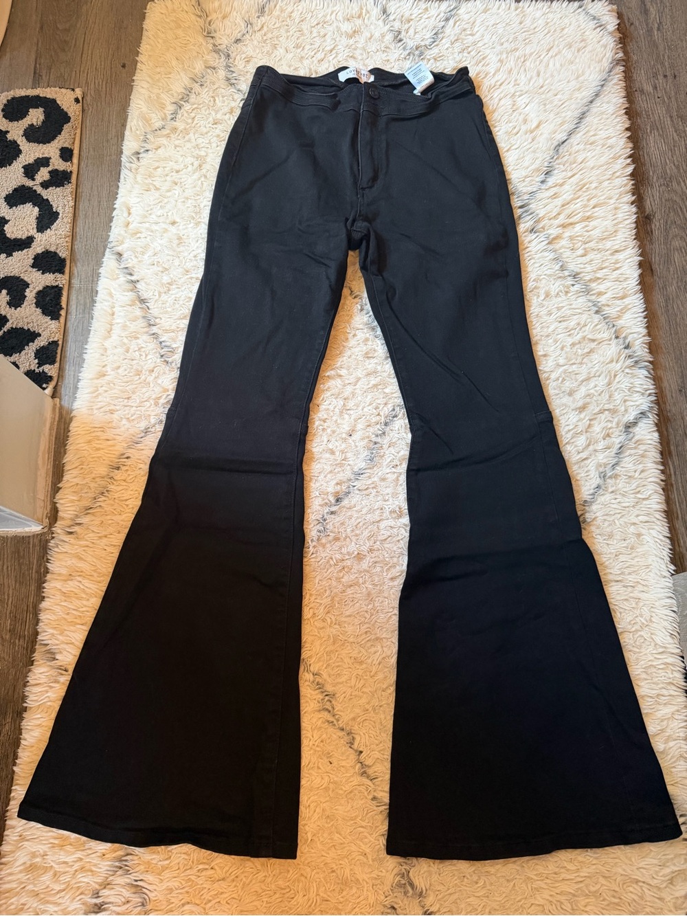 Lovervet Black Flare
